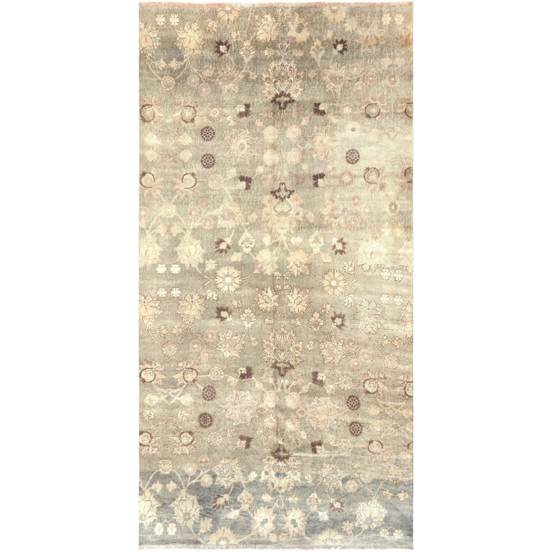 Tapis gris / beige en laine noué à la main de conception unique des années 1960 de 4 pi 8 po x 9 pi 3 po