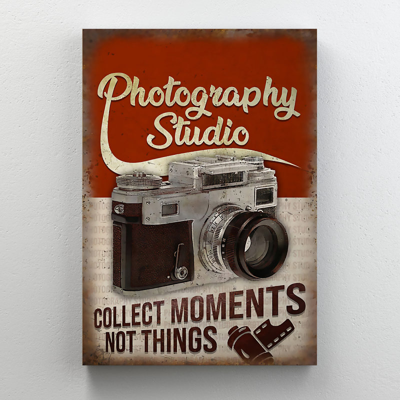 Appareil photo dans un studio de photographie - Art textuel sur toile tendue, H 36 po x l 24 po x P 2 po
