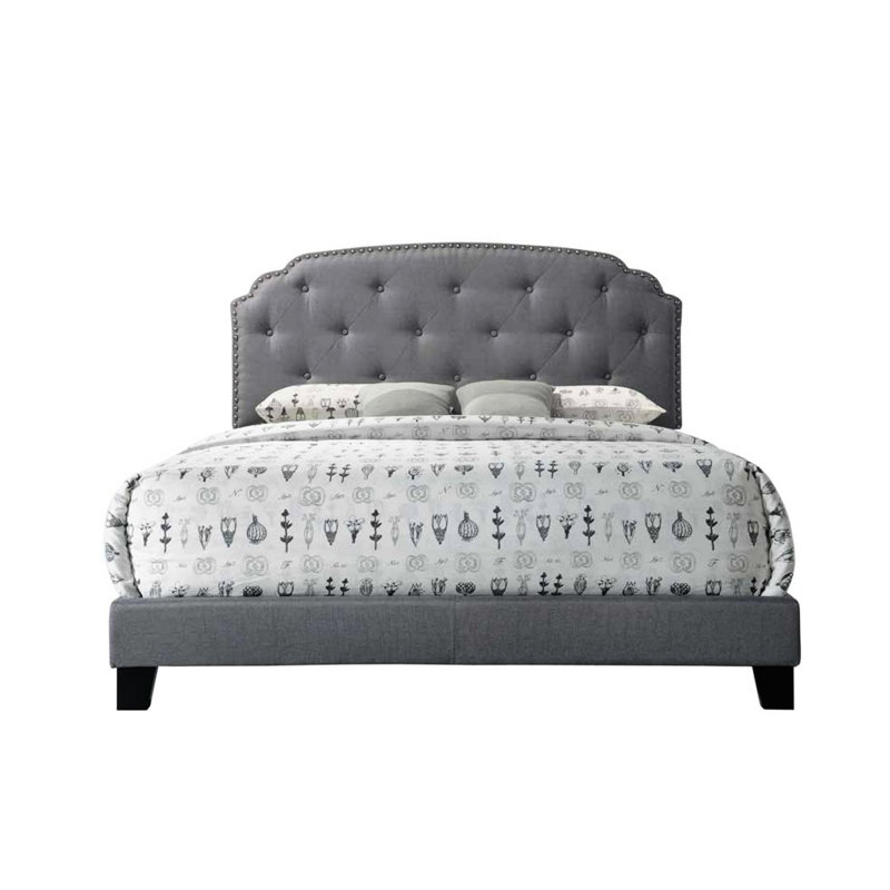 Grand lit en tissu gris, tête de lit design et tête de lit à structure robuste avec rembourrage, stable
