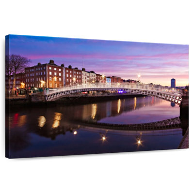 Lilie Ha'Penny Bridge At Night