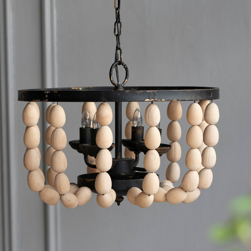 Lustre en bois à quatre lumières