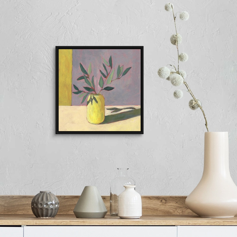 «Yellow Vase II», art mural sur toile, H 14 po x l 14 po, Toile avec cadre noir
