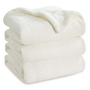 Bedsure Soft Sherpa Fleece Throw Blanket