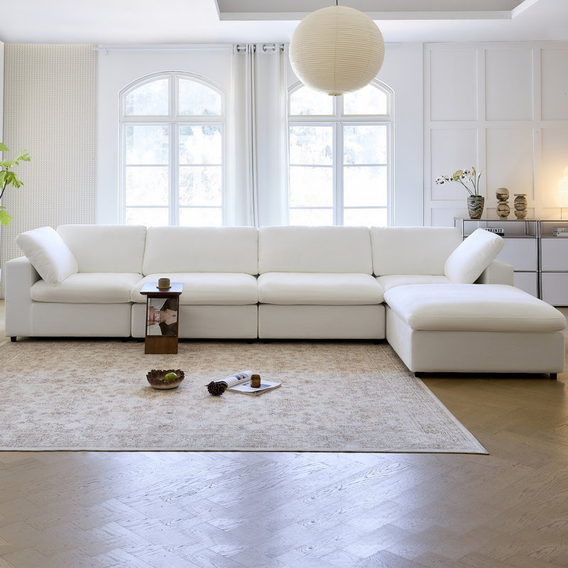 Canapé modulaire Gerhilde Cloud avec 4 places et 1 repose-pieds, H 34,6 po x l 160 po x P 40 po