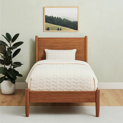 Lit simple de style Mid-Century moderne avec finition en chêne, base à lattes pour un bon lit plateforme en bois à circulation d'air, sans sommier, chambre junior adaptée