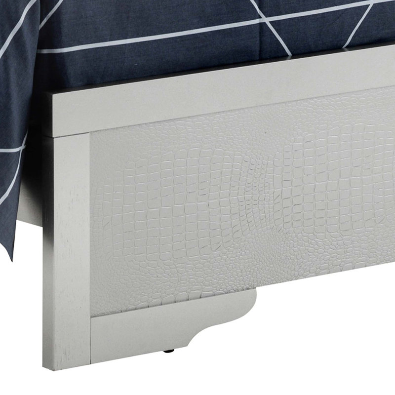 Lorana Bed, Silver/Champagne