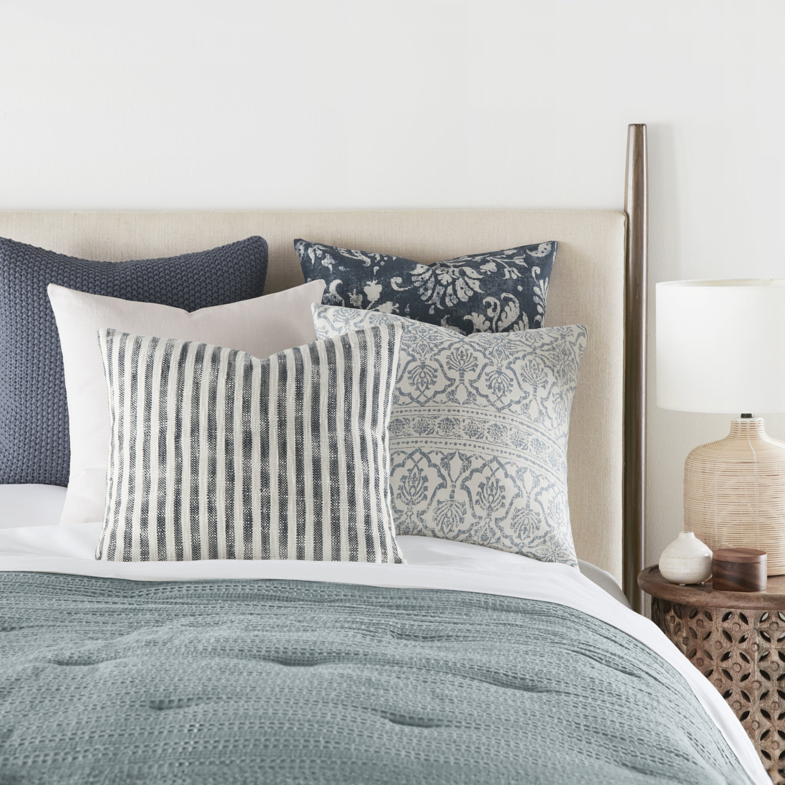 20" x 20" Throw Pillow, Blue