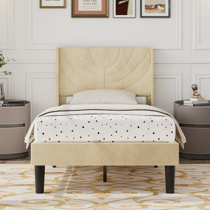 Structure de lit simple en velours avec tête de lit à oreilles, lit plateforme tapissier avec tête de lit capitonnée à oreilles, support de lattes en bois massif, pas de sommier tapissier, silencieux, beige