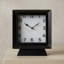 Horloge de table carrée en métal noir