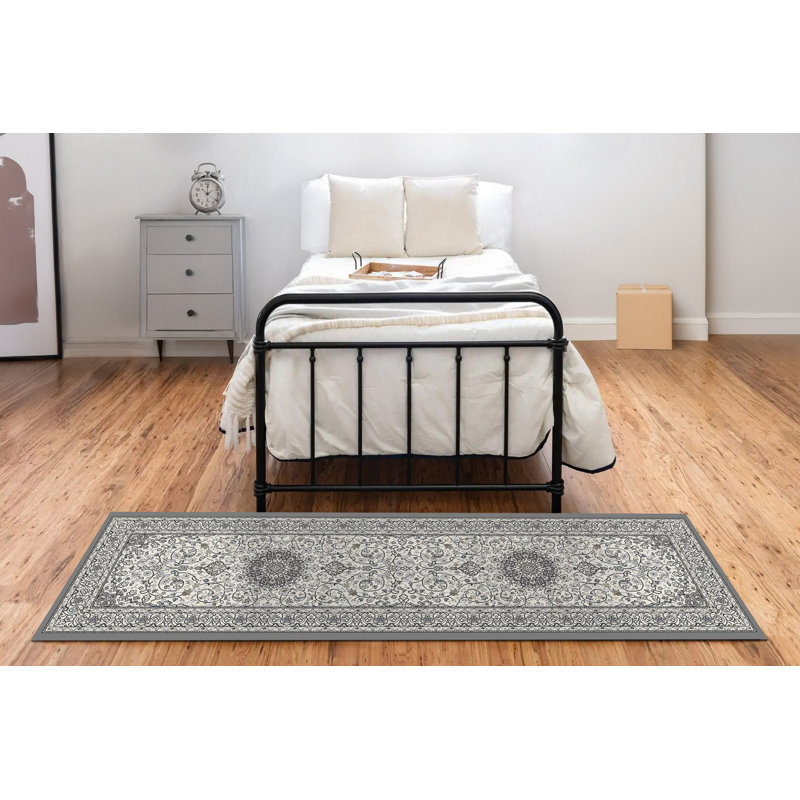 Attell Oriental Indoor Rug, Runner 2'2" x 7'7"