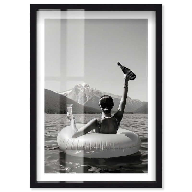 Décoration murale Glam Floating Shadowbox par Notoriart, cadre noir, 37 x 55, H 55 po x l 37 po, Structure noire