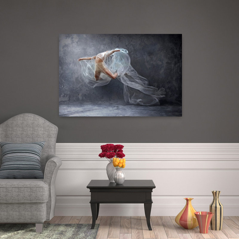 «Floating plastique danseuse abstraite», impression murale délicate, H 48 po x l 32 po