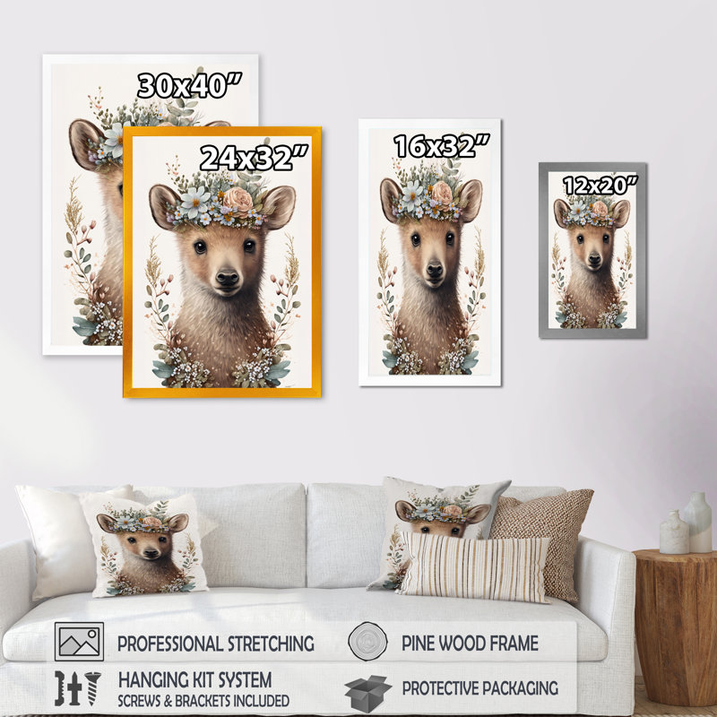 Mignon bébé ours avec couronne florale II - animaux, art mural sur toile, L 30 po x H 40 po, Encadrement doré