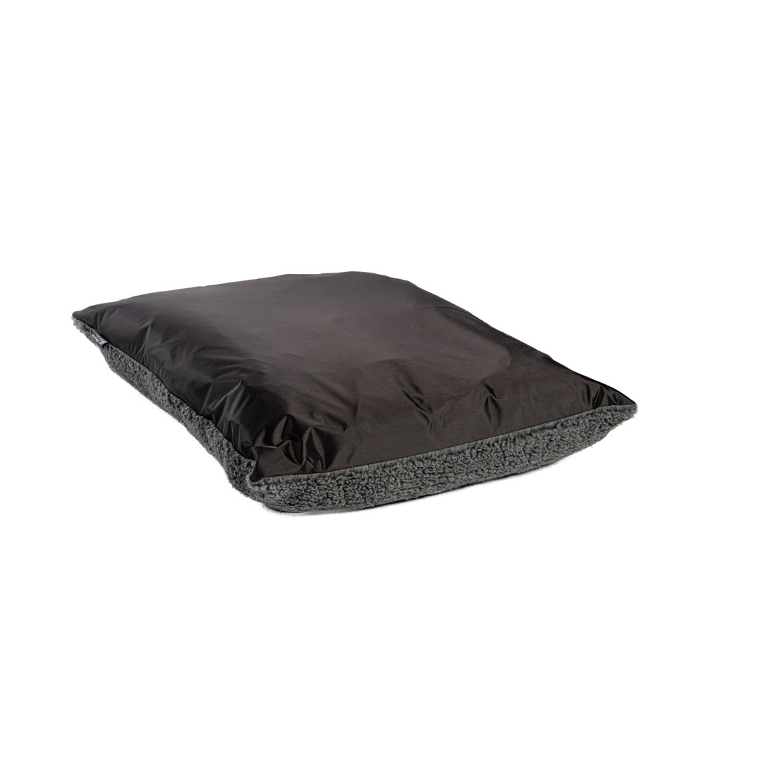 Deep Duvet Pillow in Black/Grey