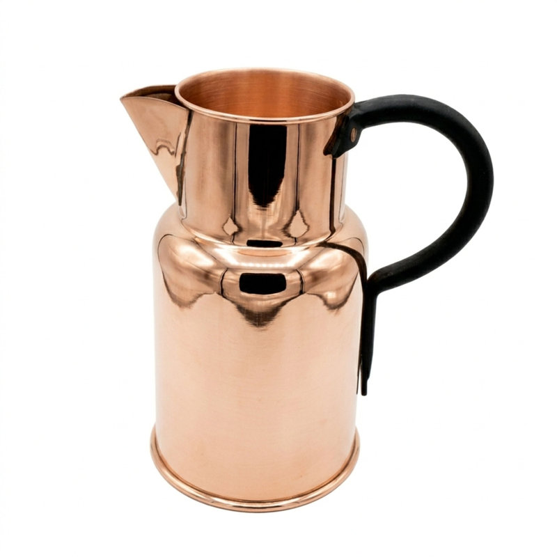 Pichet à eau en cuivre massif fait à la main - cruche de ferme rétro avec poignée noire (1000 ml)