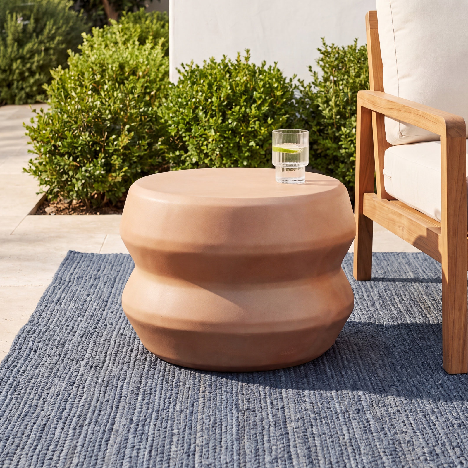 Alderwood 21.5'' Concrete Outdoor Side Table