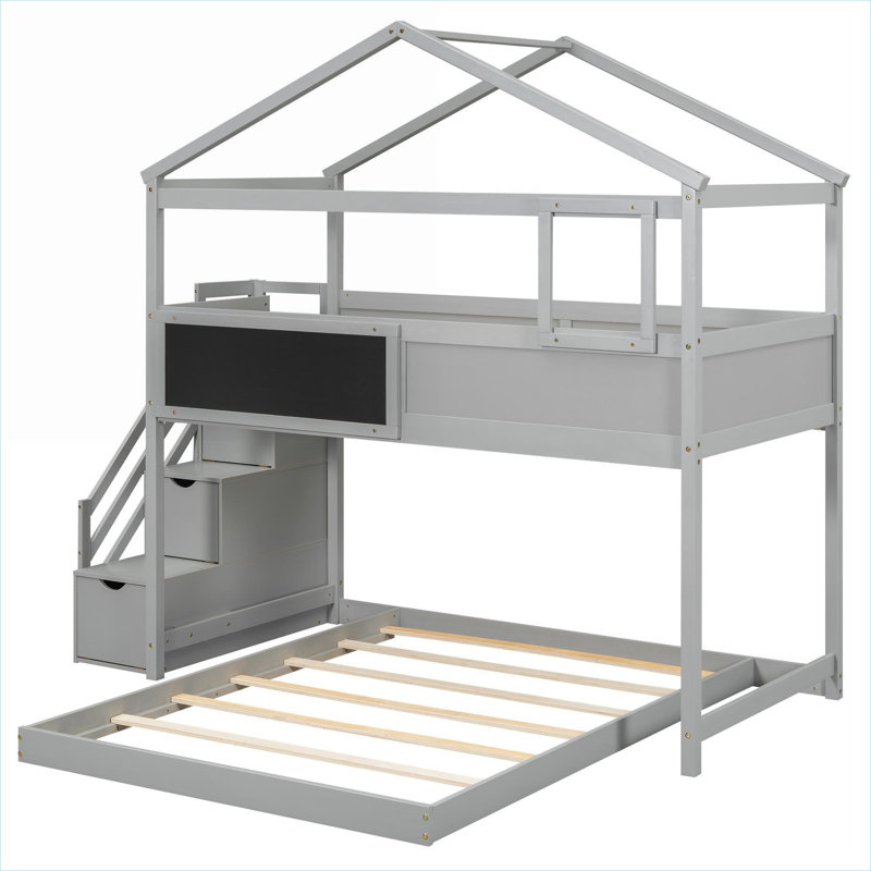 Structure de lit superposé en forme de maison en pin massif gris neutre sur lit double avec escalier de rangement et tableau noir pour chambre d'enfant