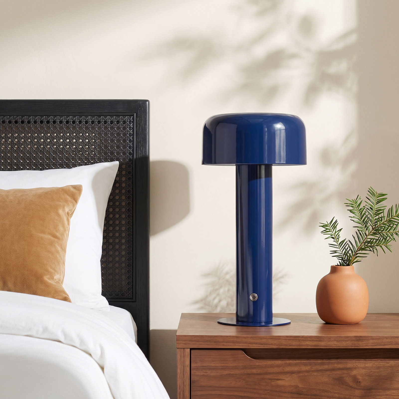 Opaline Metal Desk Lamp