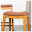 Tabouret de bar de 61 cm (24 po) avec siège en selle, revêtement en cuir reconstitué finition naturelle et structure en bois dur