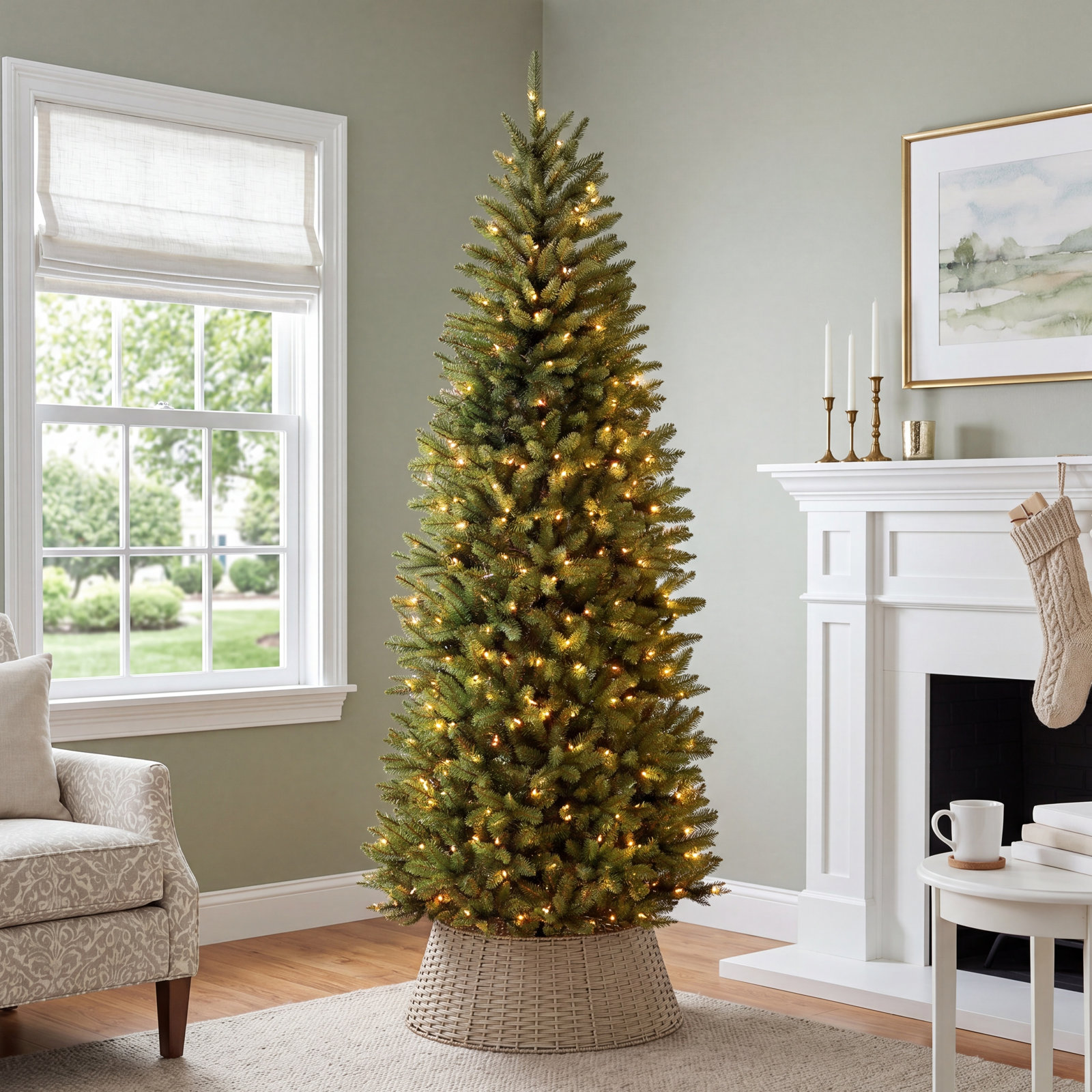 Kingswood 7.5' Pre-Lit Fir Tree