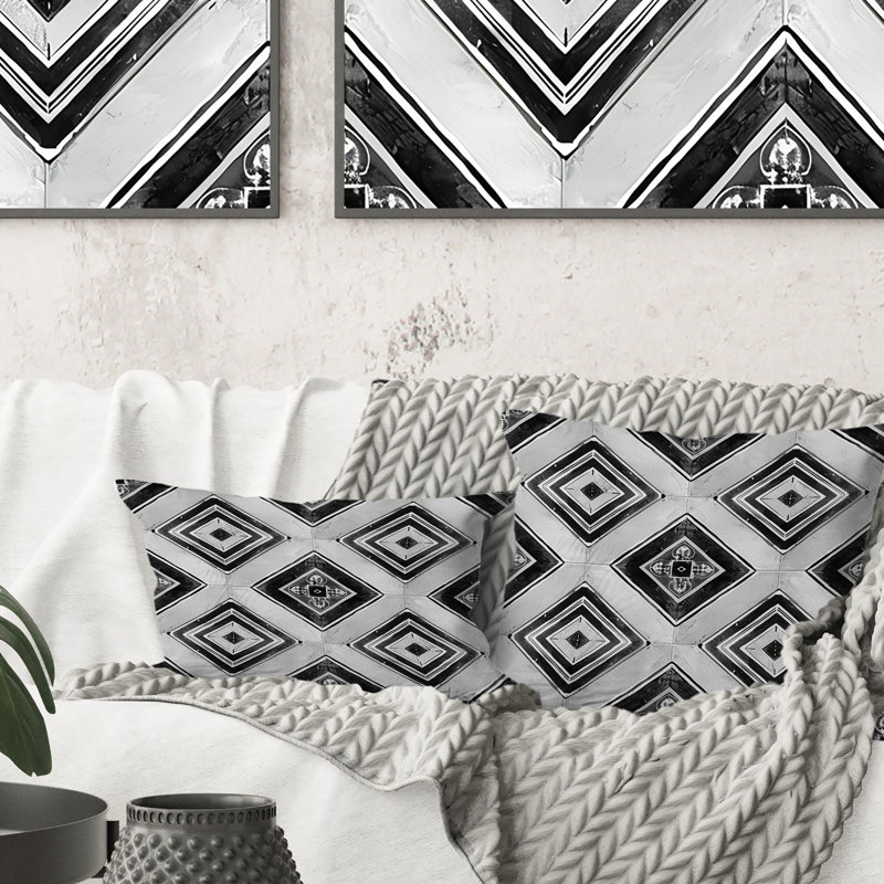 Coussin lombaire transitionnel noir et blanc II