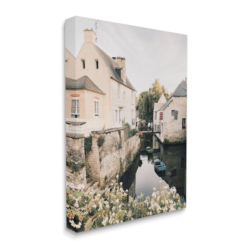"Au-443", toile, Village Canal River, bateaux sur toile par Krista Broadway, photographie, H 20 po x l 16 po x P 1,5 po