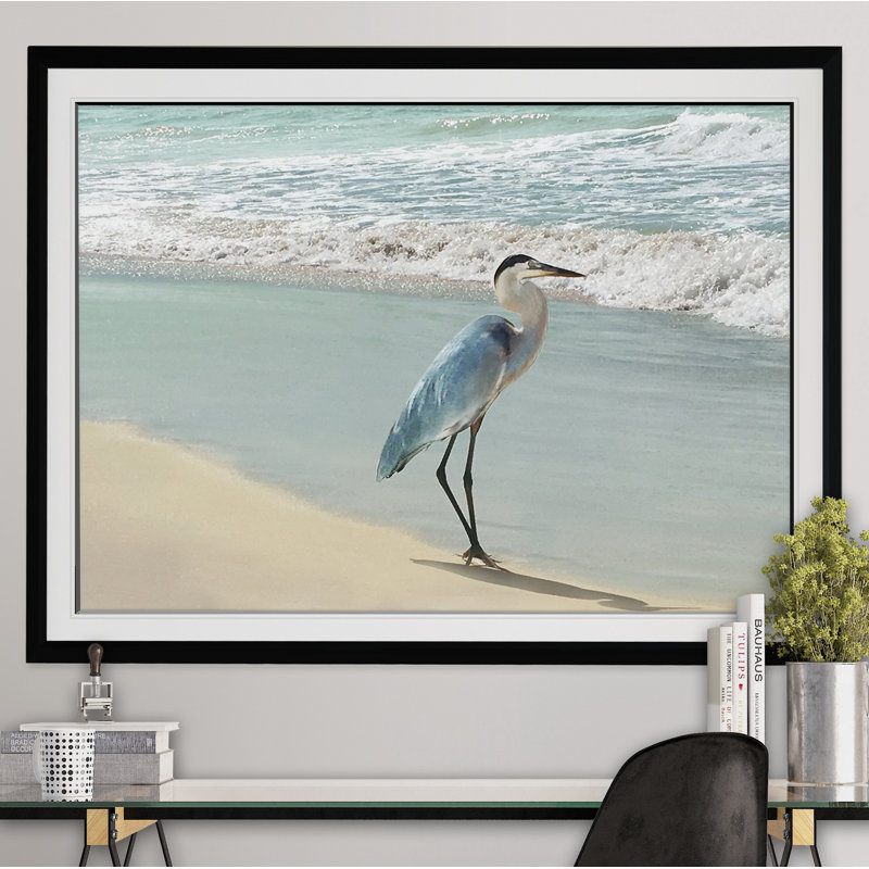 « beach set héron », reproduction de photo sur toile tendue, H 30 po x l 40 po x p 1,5 po, Cadre noir
