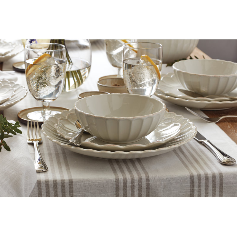 French Perle Scallop 4-Piece Place Setting
