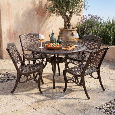 Ensemble de salle à manger ronde extérieure 5 pièces avec plateau en treillis résistant aux intempéries, trou pour parasol et 4 chaises
