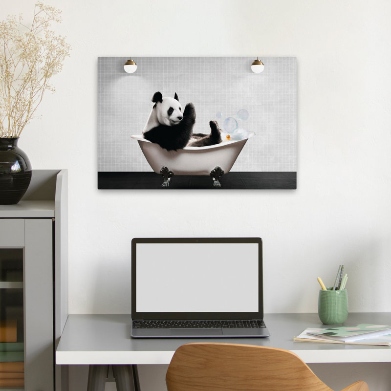 Panda Bath - art contemporain de bulles de canard en caoutchouc, H 16 po x l 24 po
