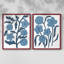 «Blue Folk Florals I», reproduction encadrée de qualité supérieure - prête à être accrochée - aucun clou requis - aucun clou requis