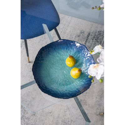 Chargeur en verre Ashbaugh avec petit motif carré - 15,5 po de diamètre x 3 po - Bleu