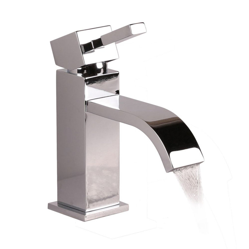 Kubista Single Hole Bathroom Faucet with Drain Assembly, Polished Chrome