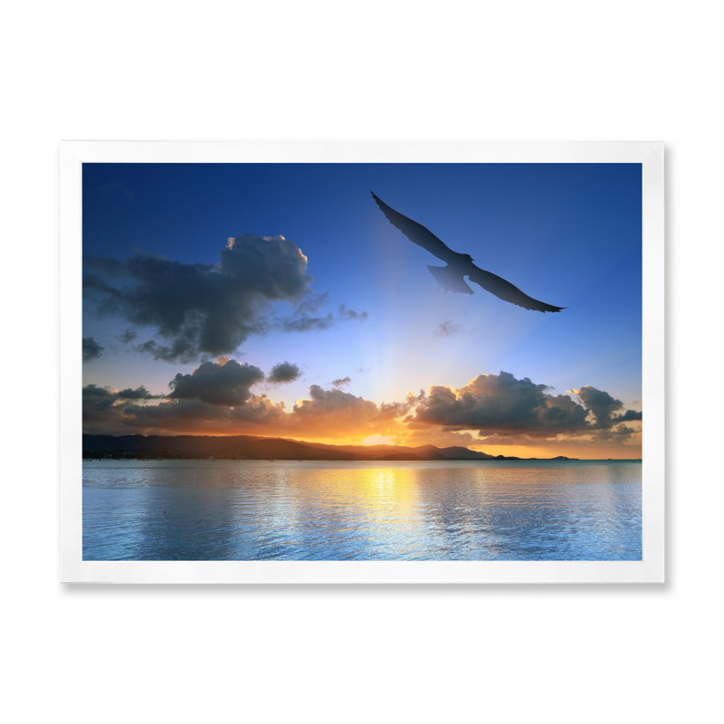 Silhouette de mouette volant au coucher du soleil - reproduction sur toile, H 16 po x l 32 po x P 1 po