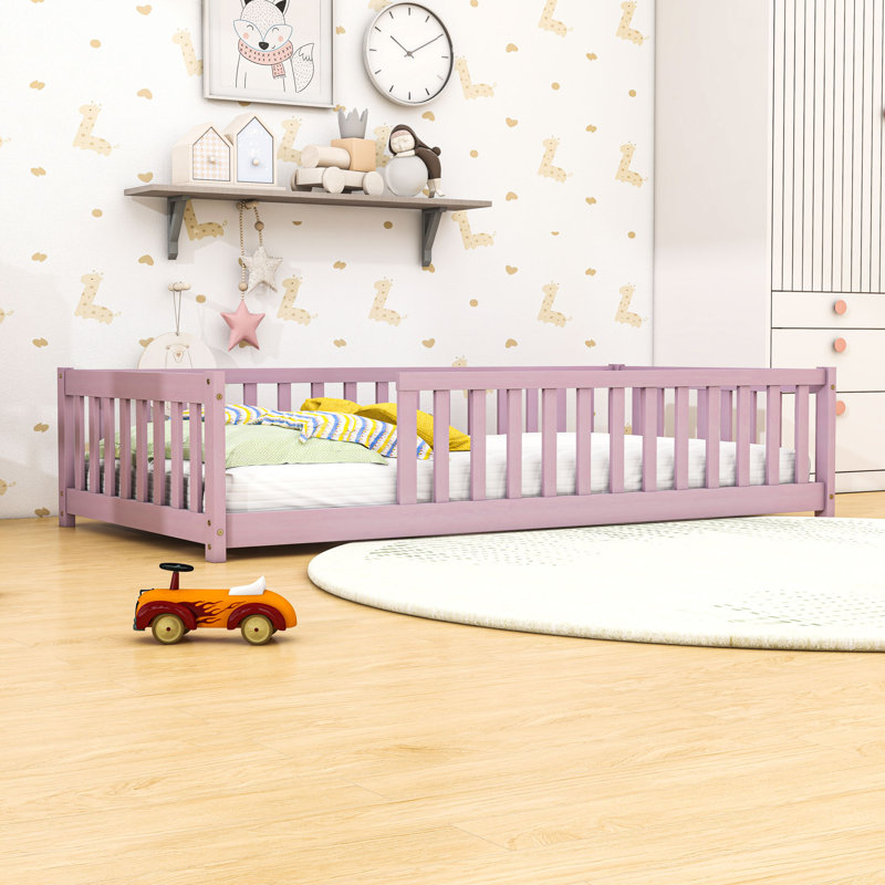Lit simple en bois avec clôture, Rose