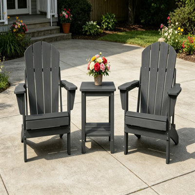 Ensemble de chaises pliantes 3 pièces Adirondack gris avec table d'appoint, chaises de patio en bois PEHD avec porte-gobelet, siège pliable résistant aux intempéries, capacité de poids de 350 lb, assemblage partiel requis