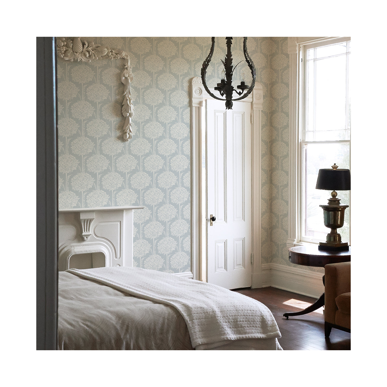 Erelina Floral Wallpaper, Light Blue