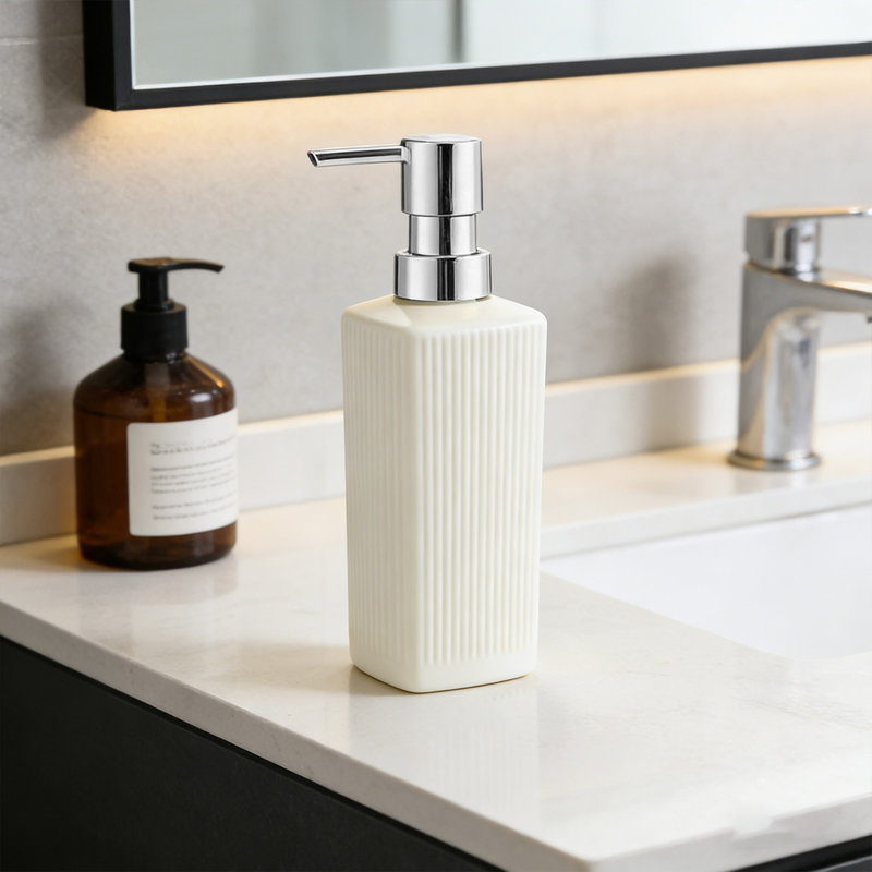 Bouteille d'eau, distributeur de savon en verre, pompe rechargeable, bouteille de lavage à la main Luxurys, Argent