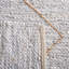 Tapis géométrique Imauri en cuir tissé à la main / en jute / en coton gris clair / naturel-748603483