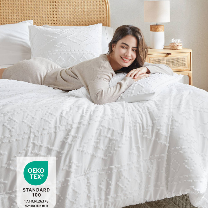 Gigi Clipped Jacquard Tufted Comforter Set, White, Full / Double Comforter + 2 Standard Shams