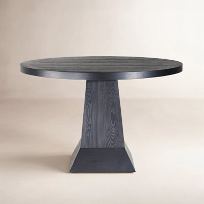Gosnold Tiverton Round Pedestal Dining Table