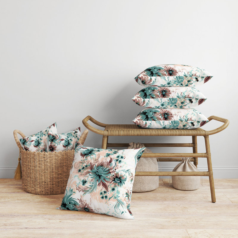 Coussin décoratif intérieur / extérieur à motif floral Delightful Wildflowers, H 16 po x l 16 po