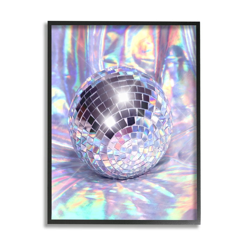 "Brillante boule disco encadrée sur bois" par Ziwei Li, impression, H 14 po x l 11 po x P 1,5 po, Giclée encadrée noir minuit