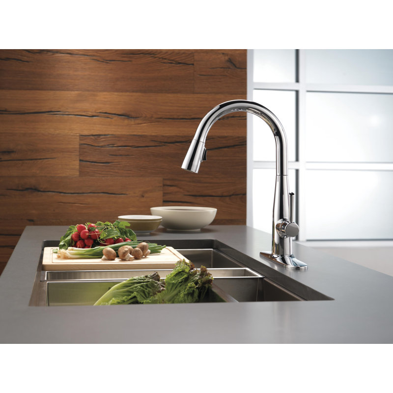 Essa Chrome Kitchen Faucet with Pull Down Sprayer, Modern Single Hole Kitchen Sink Faucet, Single Handle, Chrome, Chrome