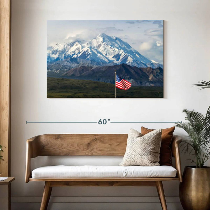 Alvord Denali et le drapeau américain, H 30 po x l 45 po