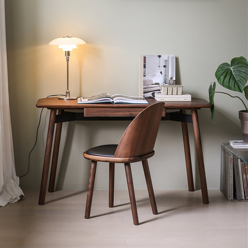Small sized desk and chair set
