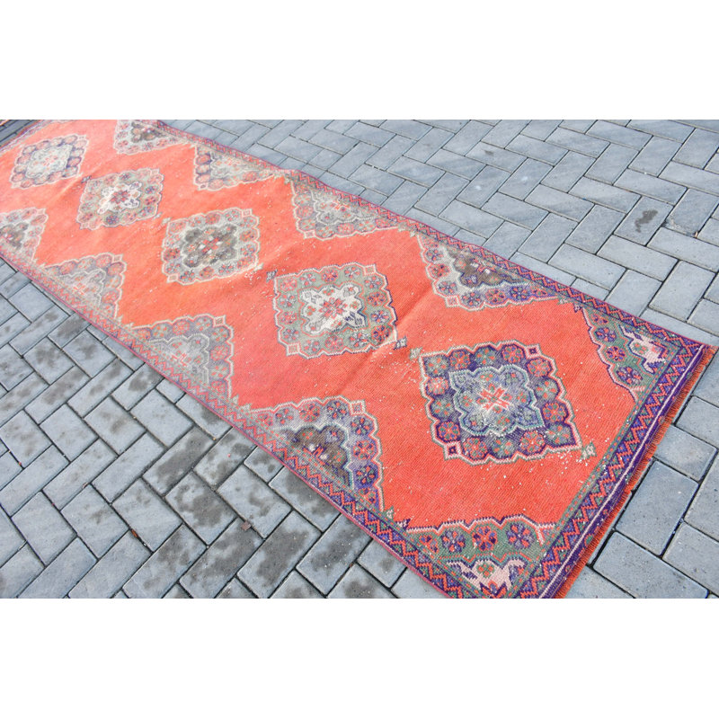 Tapis turc rétro tissé à la main dans des tons de terre, idéal pour décorer un couloir ou un vestibule