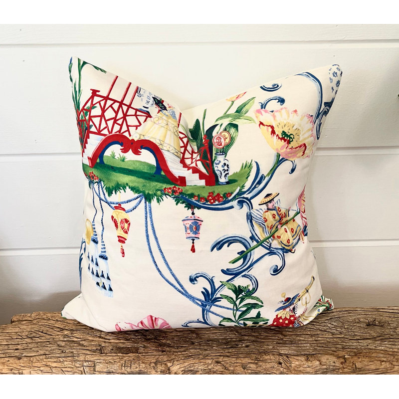 Housse de coussin beige en chinoiserie, H 21 po x l 21 po