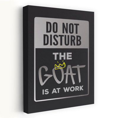 «The Goat Is At Work», art typographique de la couronne moderne