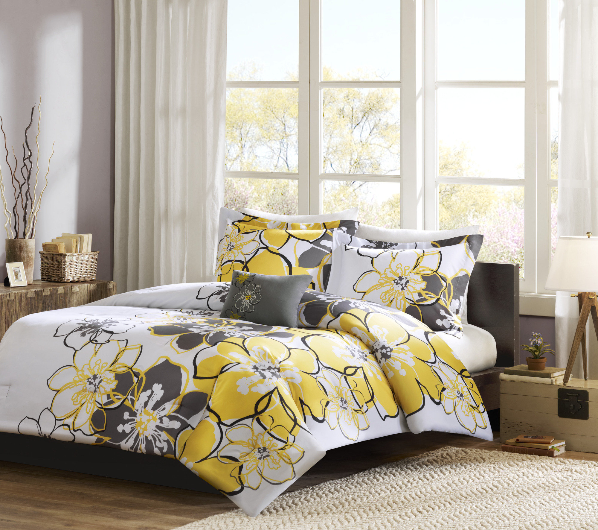 Winston Porter Alcaraz Floral Comforter Set with Throw Pillow